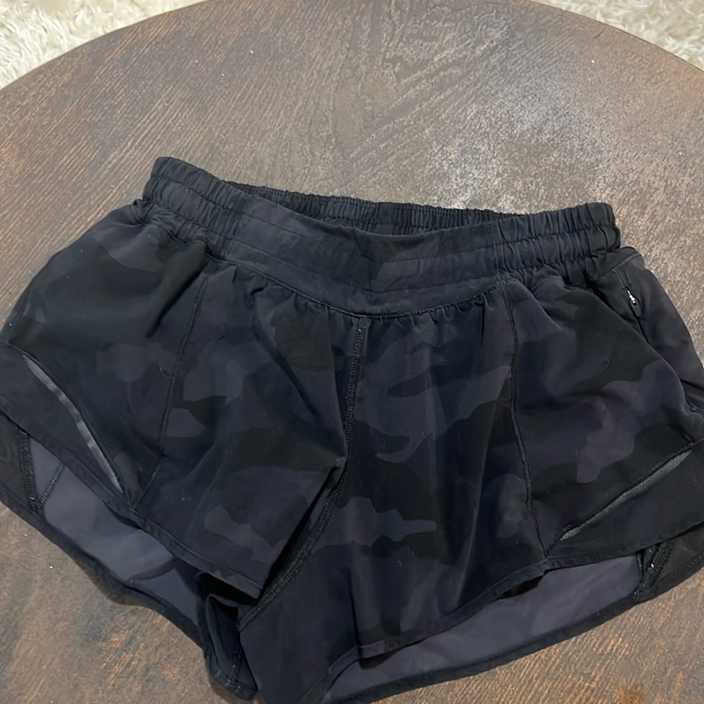 Hotty Hot Lululemon Shorts 
Size 6 
Black/Camo
